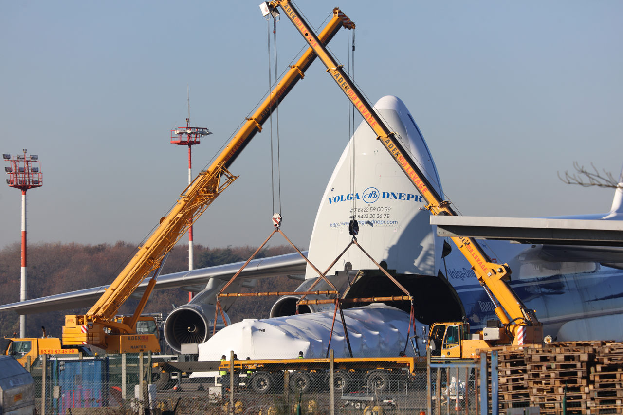 [01/12/2016] Antonov An124 (RA-82081) Volga-Dnepr Airlines  DY9VDJ