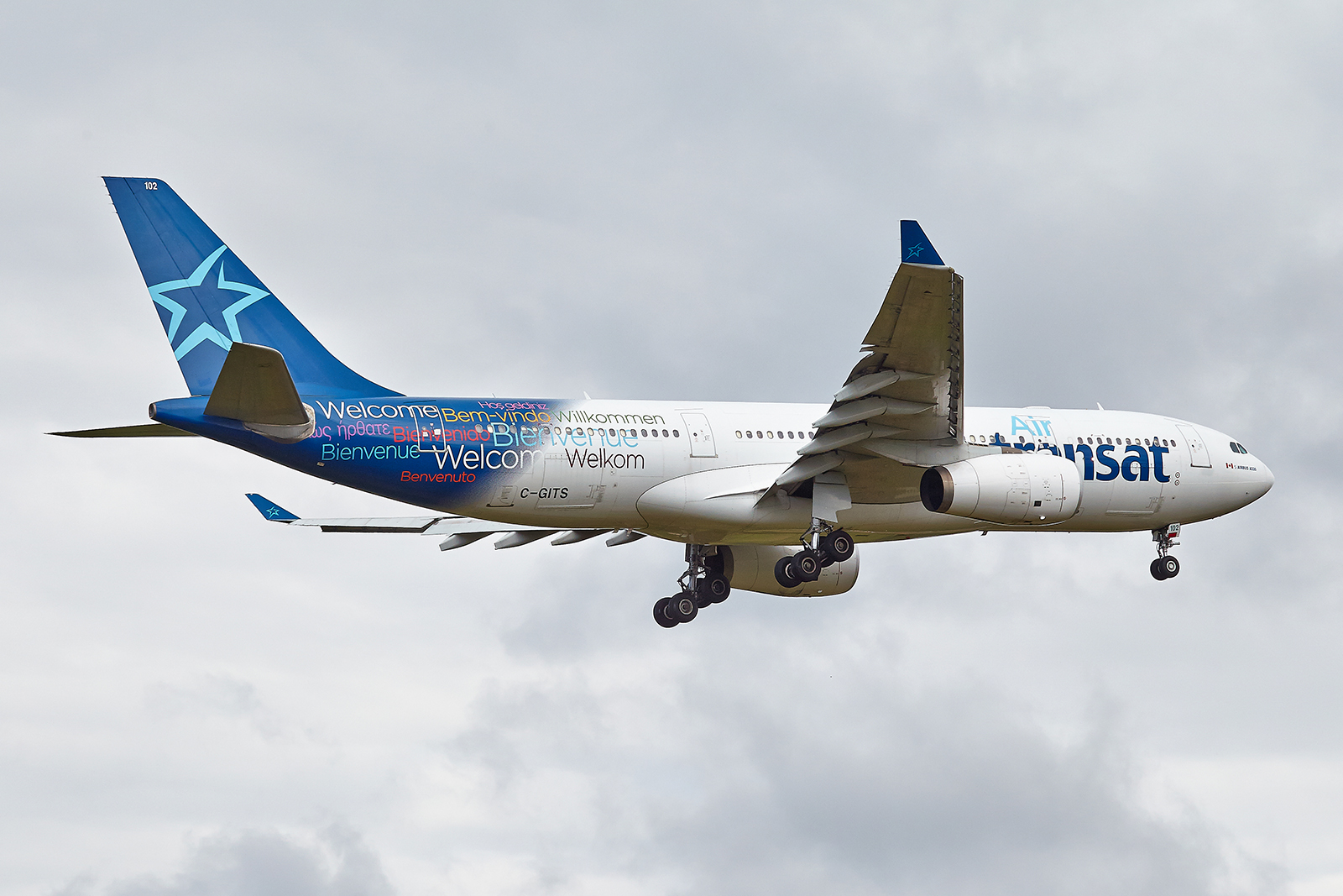 [08/08/2017] Airbus A330-200 (C-GITS) Air Transat aka "Planeur des Açores" 6xWVoH