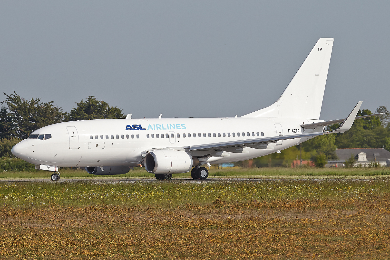 [22/04/2017] Boeing 737 (F-GZTP) ASL Airlines France Yu5Gyg