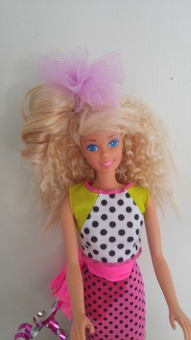 debute une collection barbie  T3Qiad