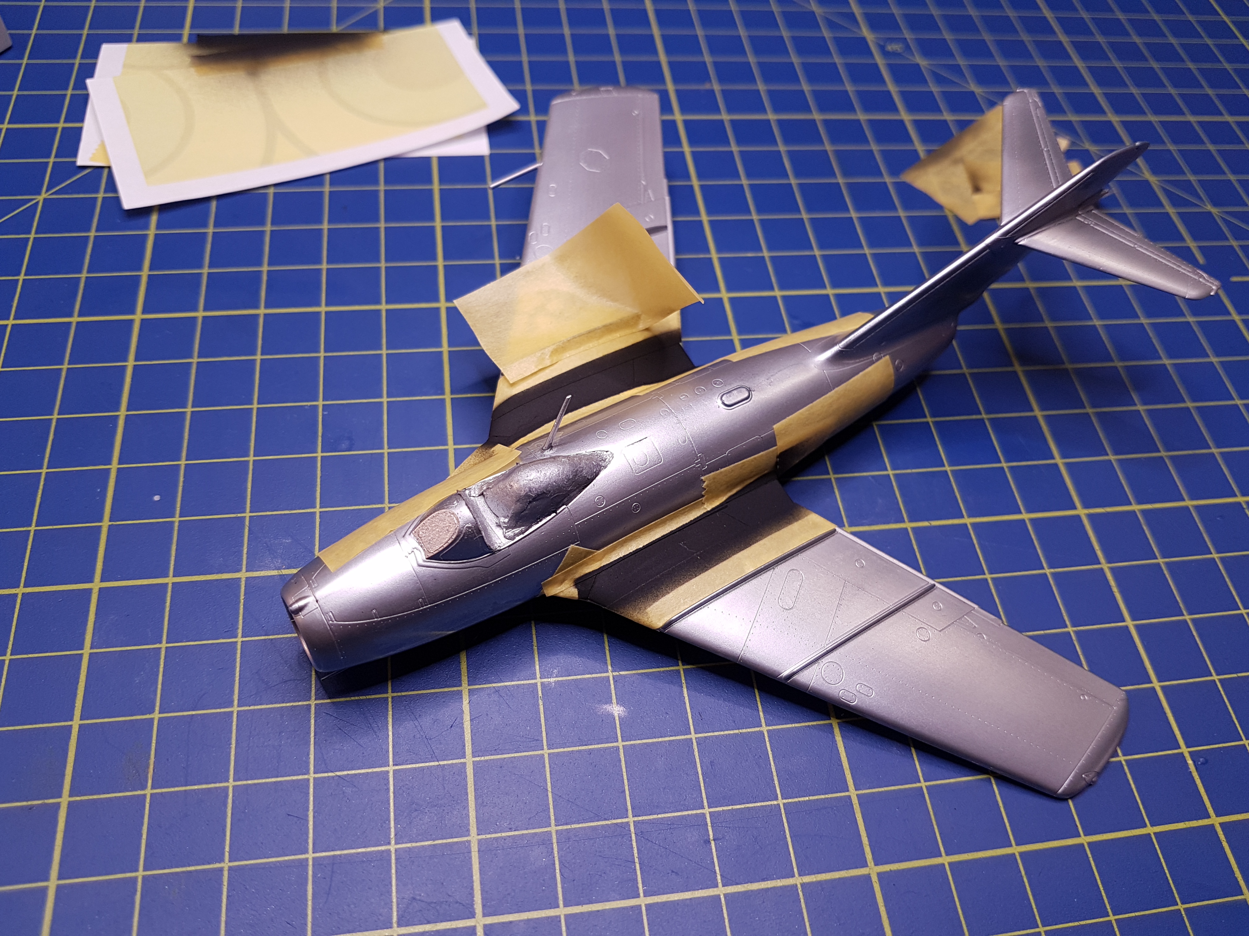 Eduard 1/72 MIG-15 - Sida 2 ZdD9CP