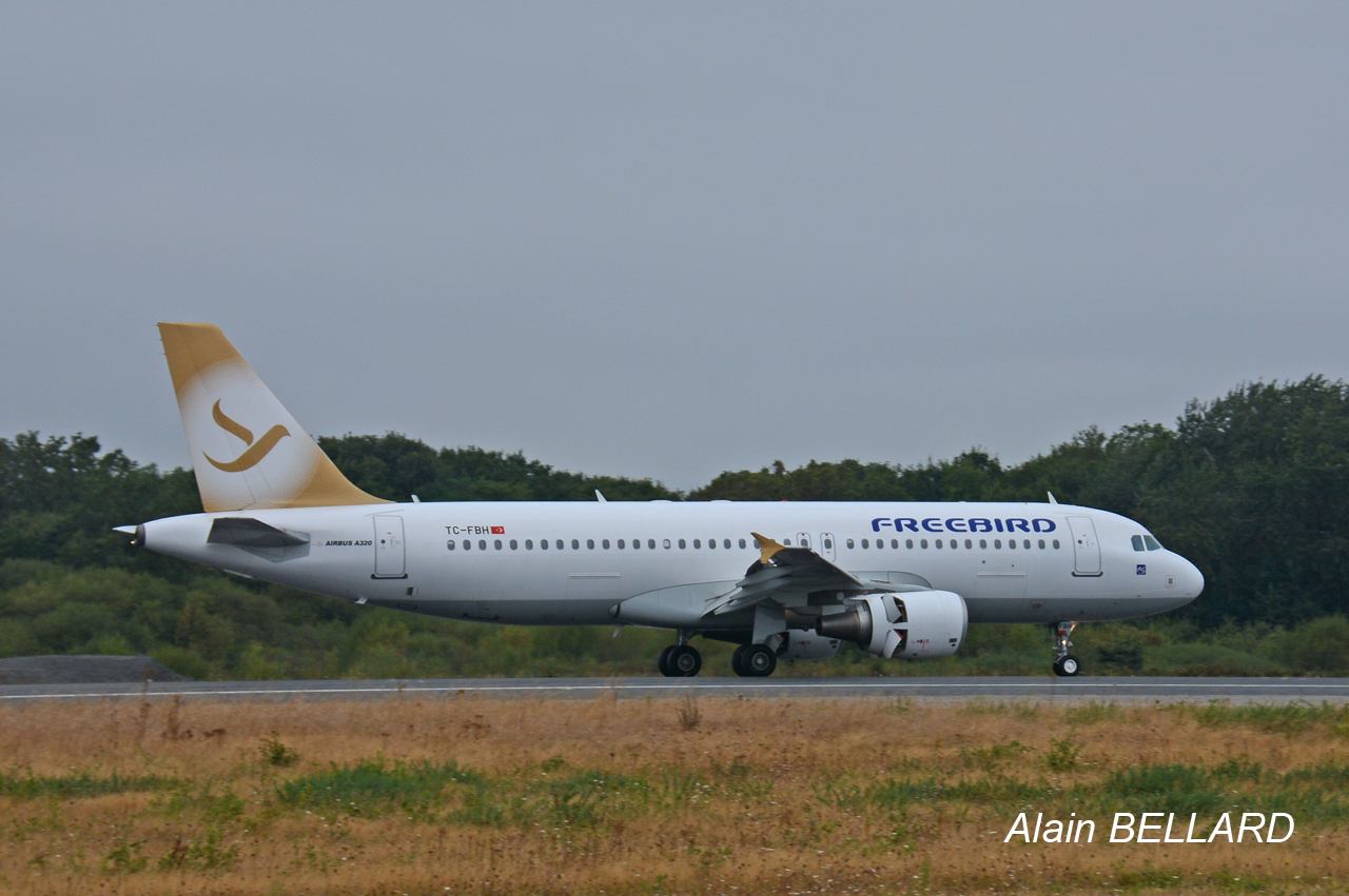 [04.09.2016] Airbus A320-232 (TC-FBH) Freebird Airlines E8aGgF