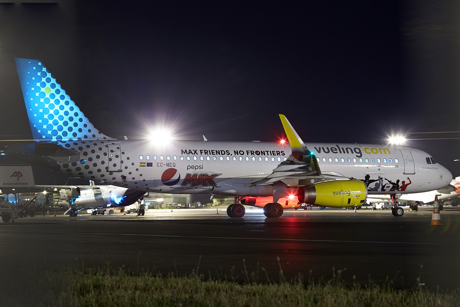 [07/05/2016] A320 (EC-MEQ) Vueling 'Pepsi Max' c/s SLiliZ