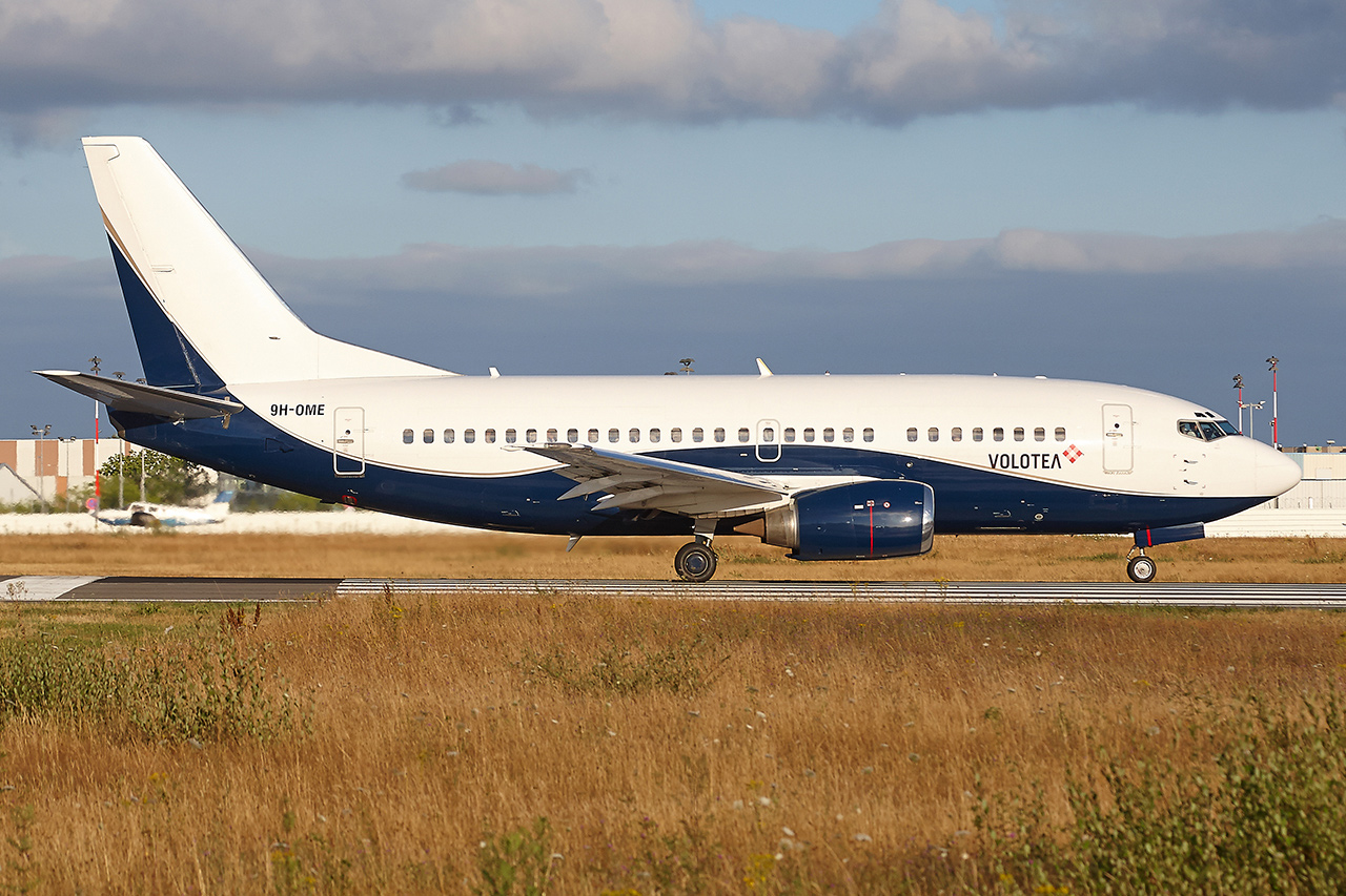 [01/05/2016] Boeing 737-500 (9H-OME) Air X Charter CAyc7n