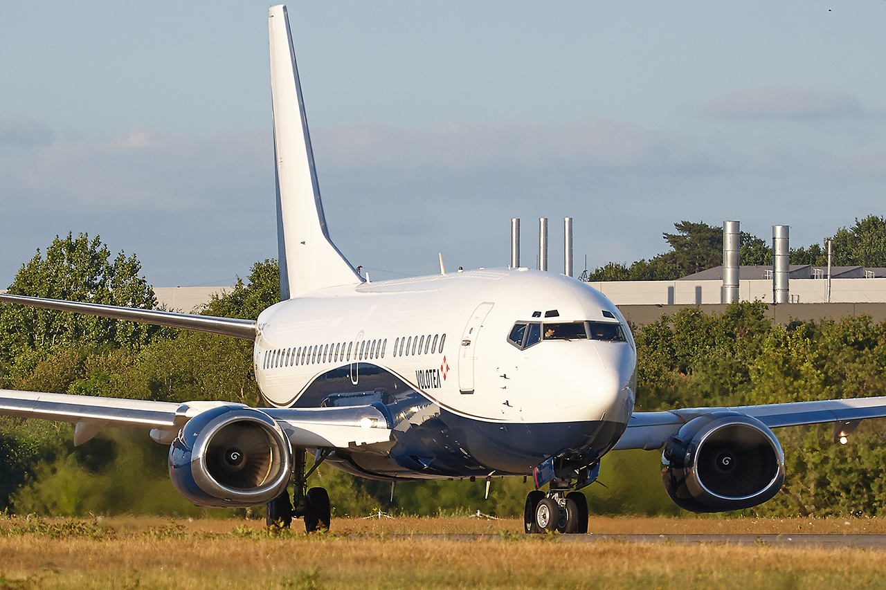 [01/05/2016] Boeing 737-500 (9H-OME) Air X Charter JsQEc8