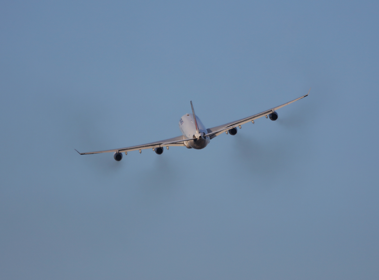 [29/11/2016] Airbus A340-300 (F-GLZK)  05Y1WB