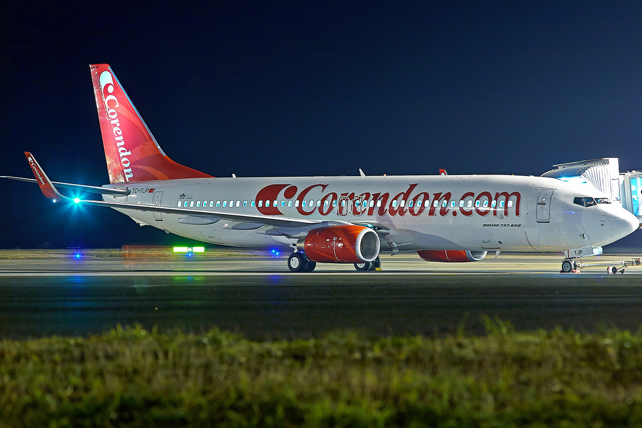 [03/11/2016] Boeing 737-800 (TC-TJP) Corendon Airlines 2zsgR6