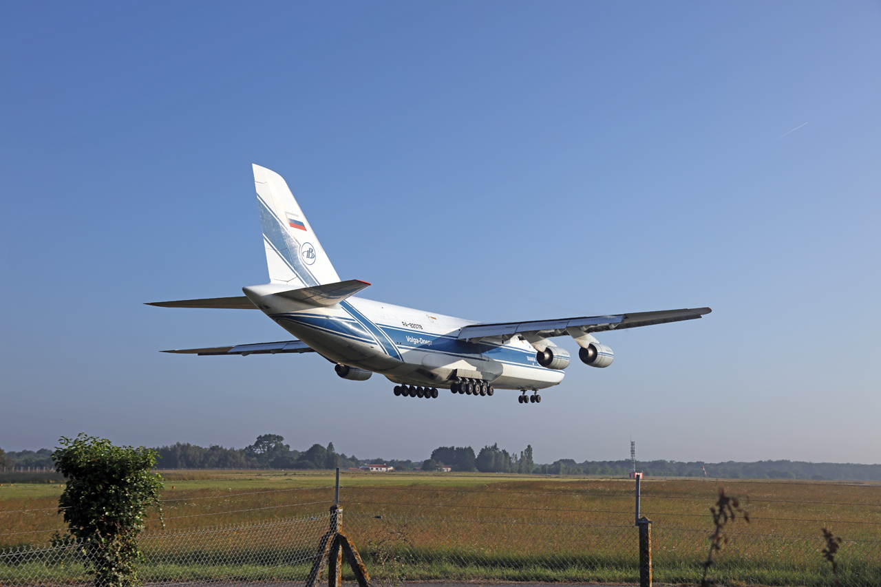 [07/06/2016] Antonov An124 (RA-82078) Volga-Dnepr Airlines   QKdZmI