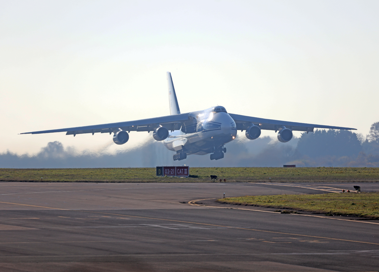 [01/12/2016] Antonov An124 (RA-82081) Volga-Dnepr Airlines  4dKK8F