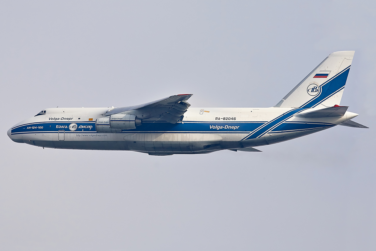 [02/11/2016] Antonov An124 (RA-82046) Volga-Dnepr Airlines   Giiw3w