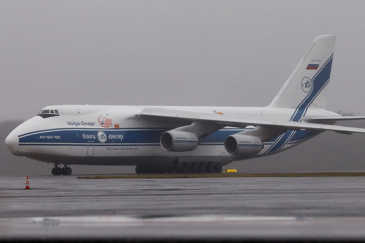 [20/02/2017] Antonov AN124 (RA-82079) Volga-Dnepr RMF7mT