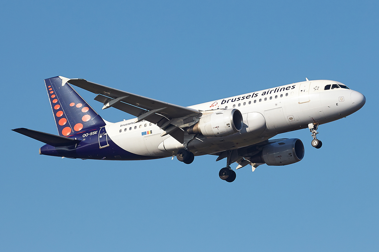 [10/02/2017] AIRBUS A319 (OO-SSE) Brussels Airlines ROi4th