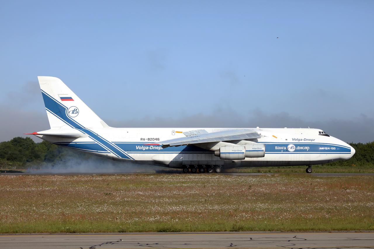 [27/05/2016] Antonov An124 (RA-82046) Volga-Dnepr Airlines   WIls96