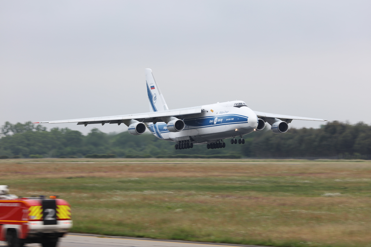 [03/06/2016] Antonov An124 (RA-82078) Volga-Dnepr Airlines  EsQMRk