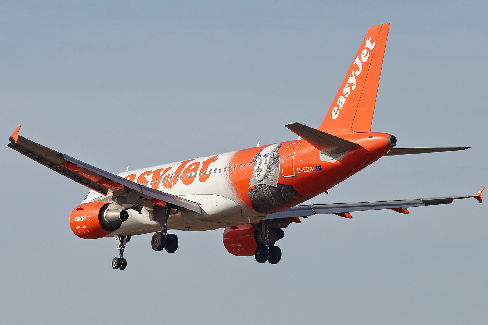 [2016] Airbus A319 (G-EZBI ) Easyjet ( William Shakespeare livery) Fkj5bD