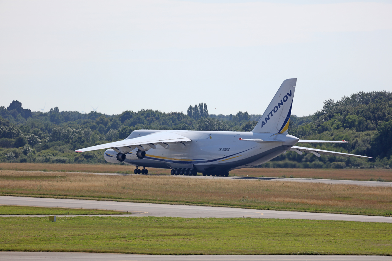 [24/06/2016] Antonov An124 (UR-82009) Antonov Design Bureau  VthF4b