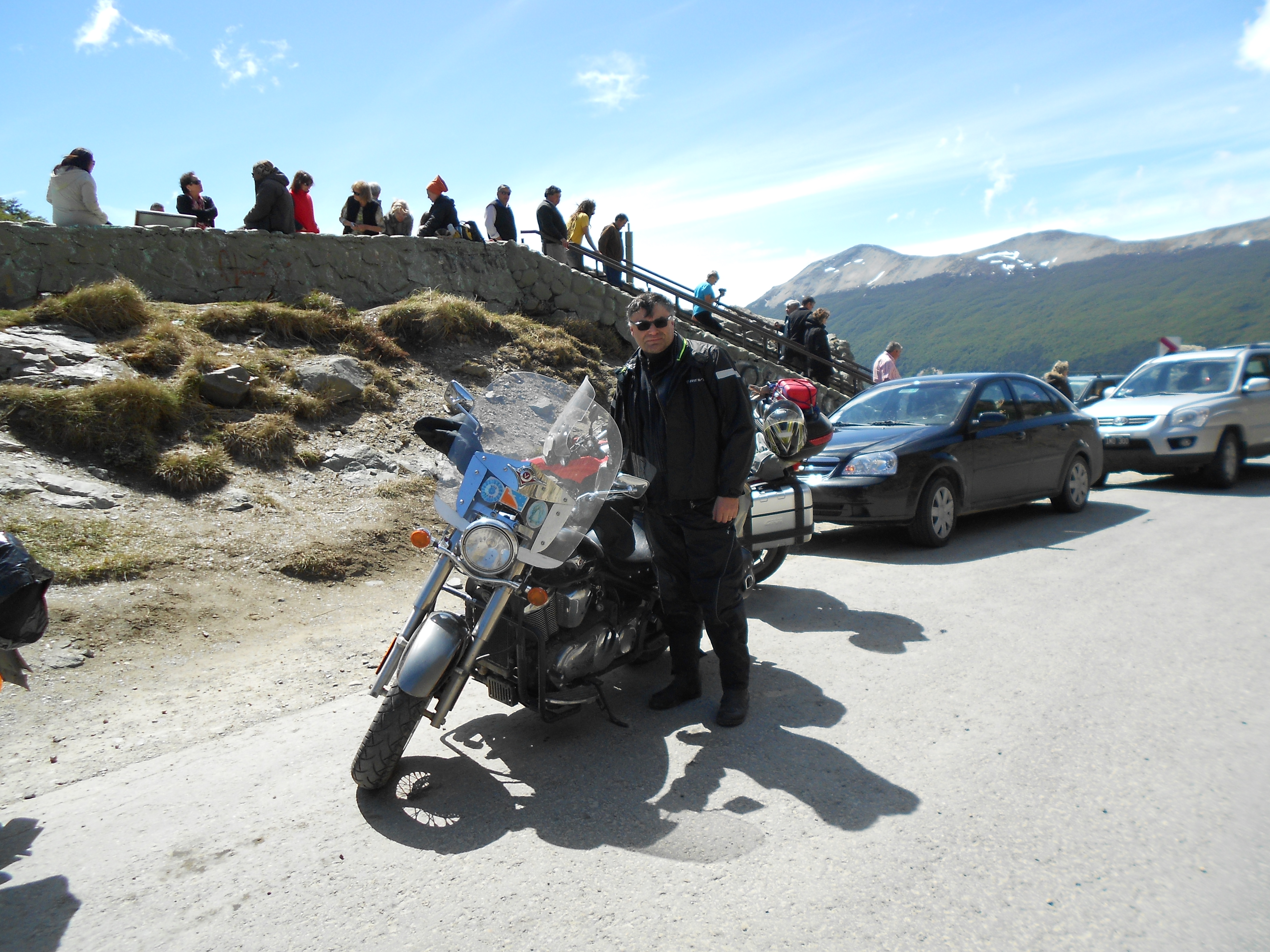 Viajando en Moto. En Ushuaia Rjfl