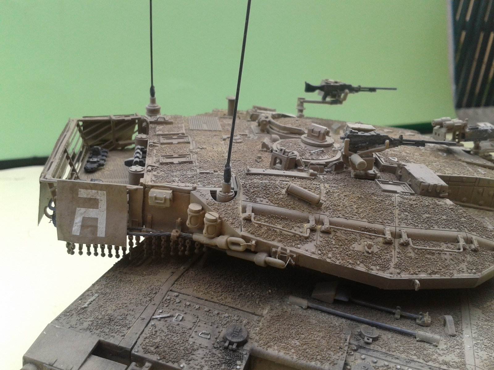 IDF MERKAVA MK.3D EARLY au 1/35 By Meng....Terminer !!! 20130402175246