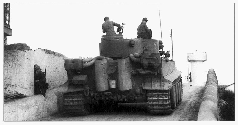 tiger - Tiger I du sPzAbt. 501 en Tunisie 1943 Tigerinr11spzabt501enro