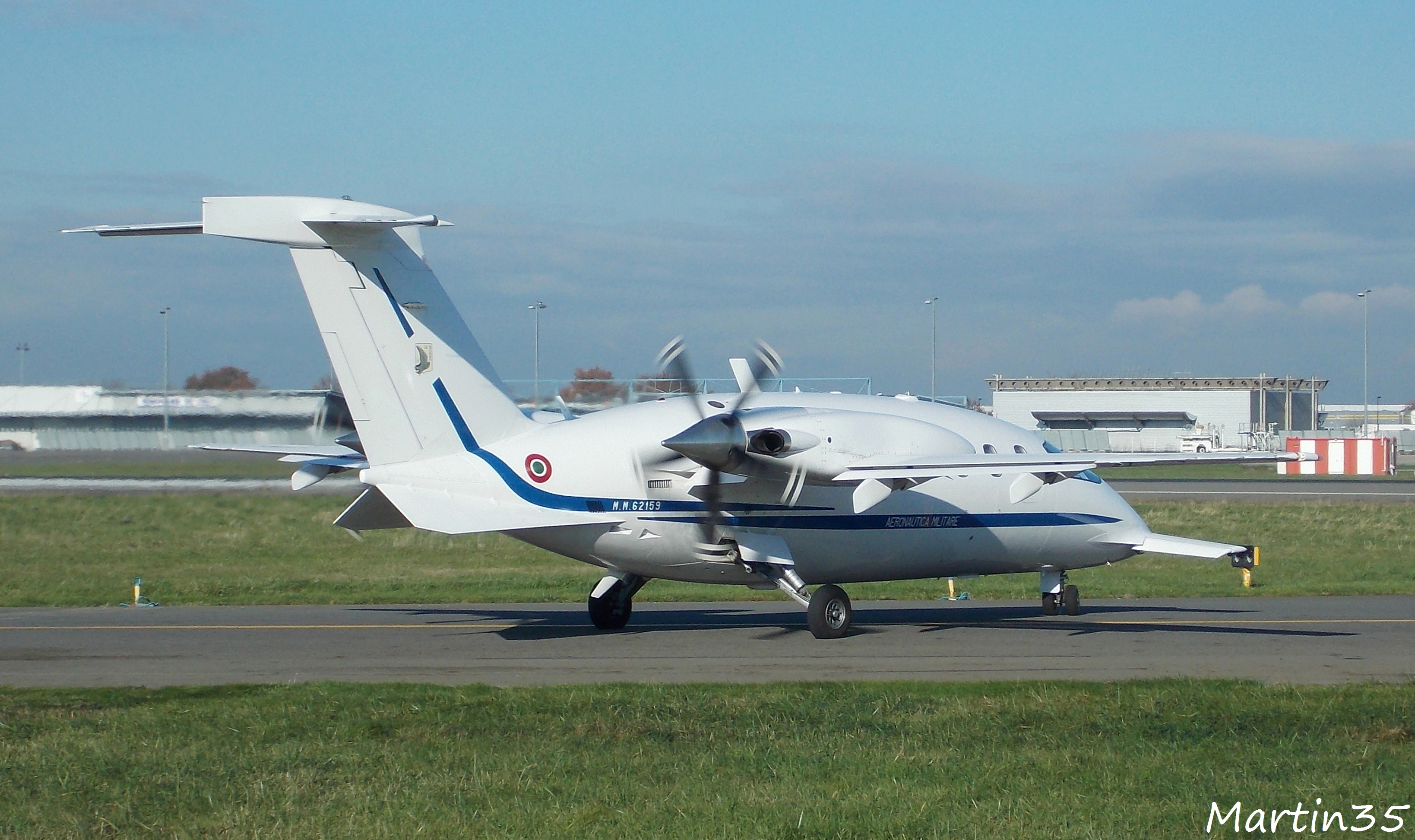 Piaggio P-180AM Avanti MM62159 Italian Air Force le 01.12.12 Diversle011213