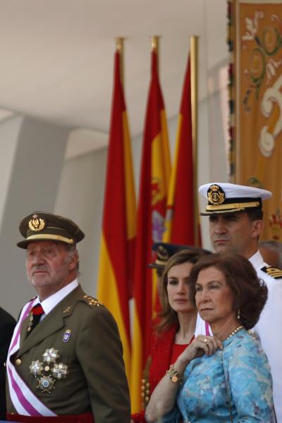 LOS REYES PRESIDEN DÍA DE LAS FUERZAS ARMADAS EN MÁLAGA 1306669439871reuters201