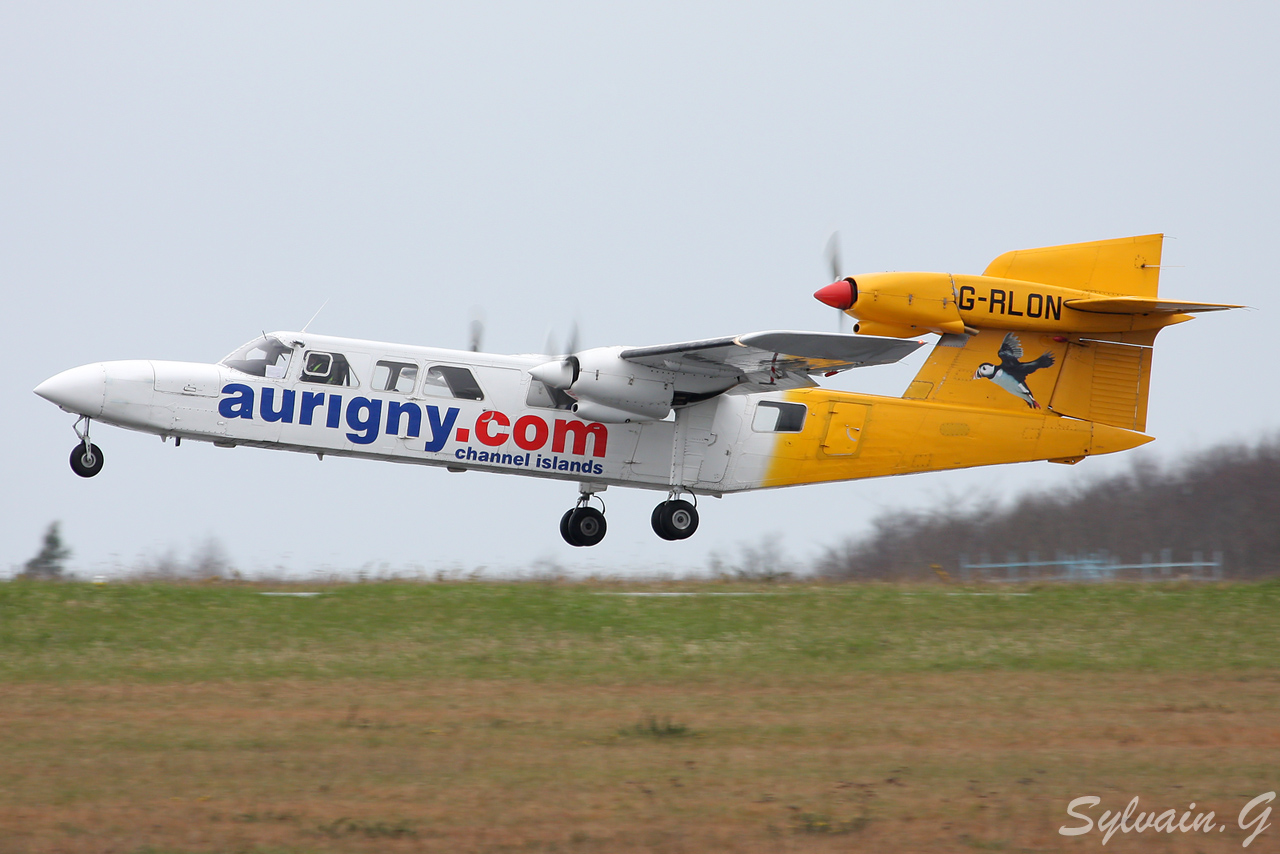 Britten-Norman BN-2A Trislander Aurigny Air Services G-JOEY & G-RLON le 17.03.12  Grlon1