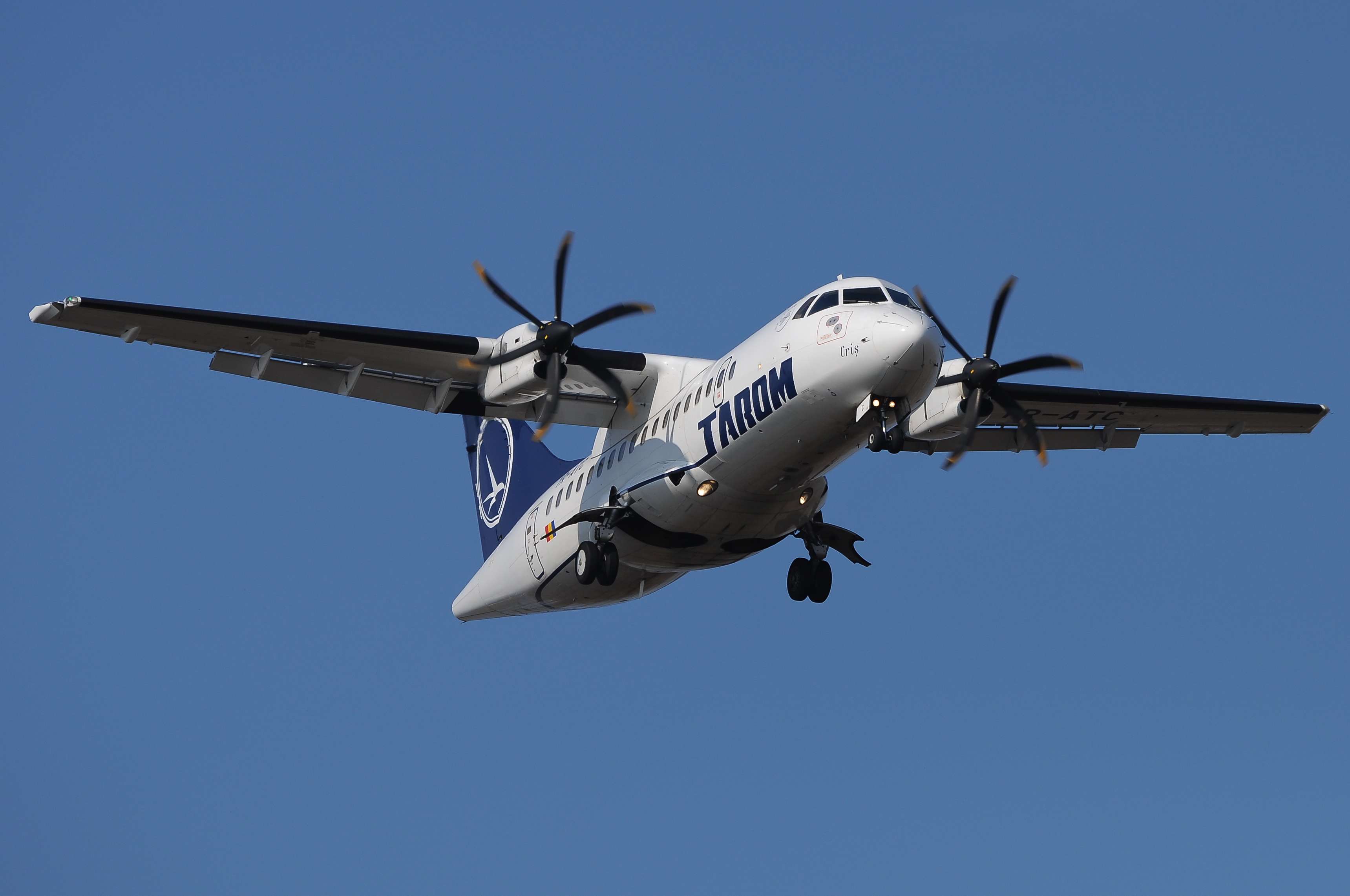 Aeroportul Bucuresti ( Henri Coanda / Otopeni ) - Octombrie 2010 005taromyratcatratr4250