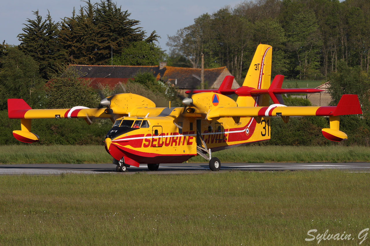 Canadair CL-215/415 Sécurité Civile F-ZBFP le 07.05.12 et 12.05.12 - Page 2 Fzbfp1