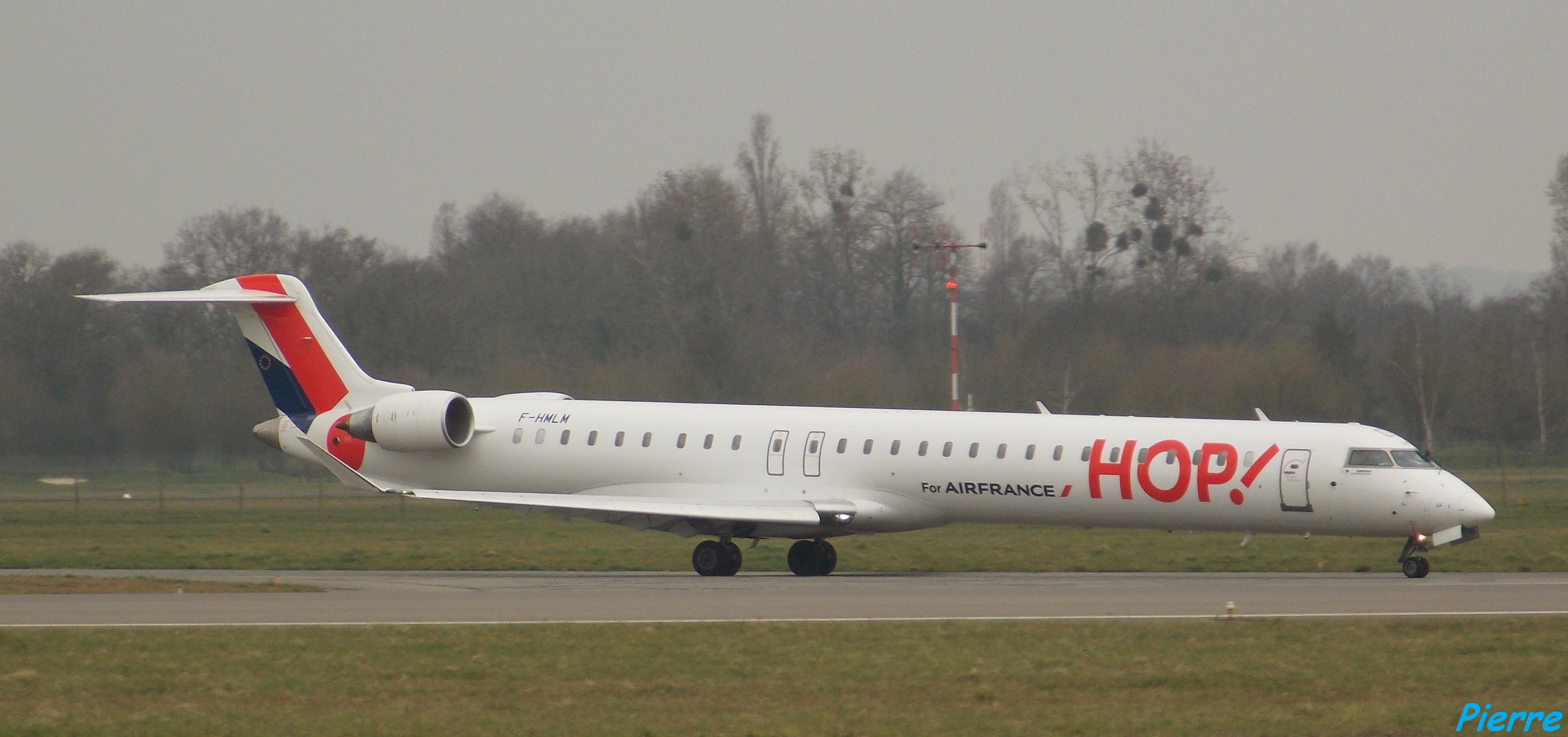 AS-350BA Ecureuil F-GCQZ + CRJ-1000 HOP! F-HMLM le 24.03.13 Monpremierhople2416