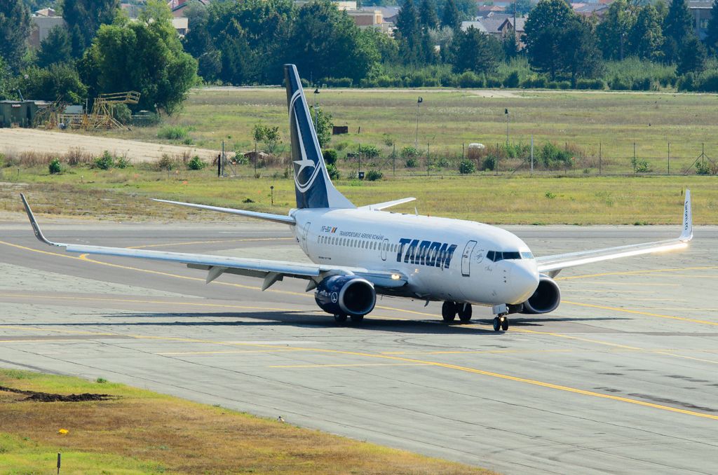 Aeroportul Bucuresti - Henri Coanda / Otopeni (OTP / LROP) - Septembrie 2013 Uk1h