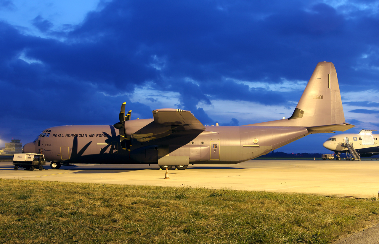 C130 Royal Norvégian Air Force 5601 le 30.09 & 02.10.13 Jm25