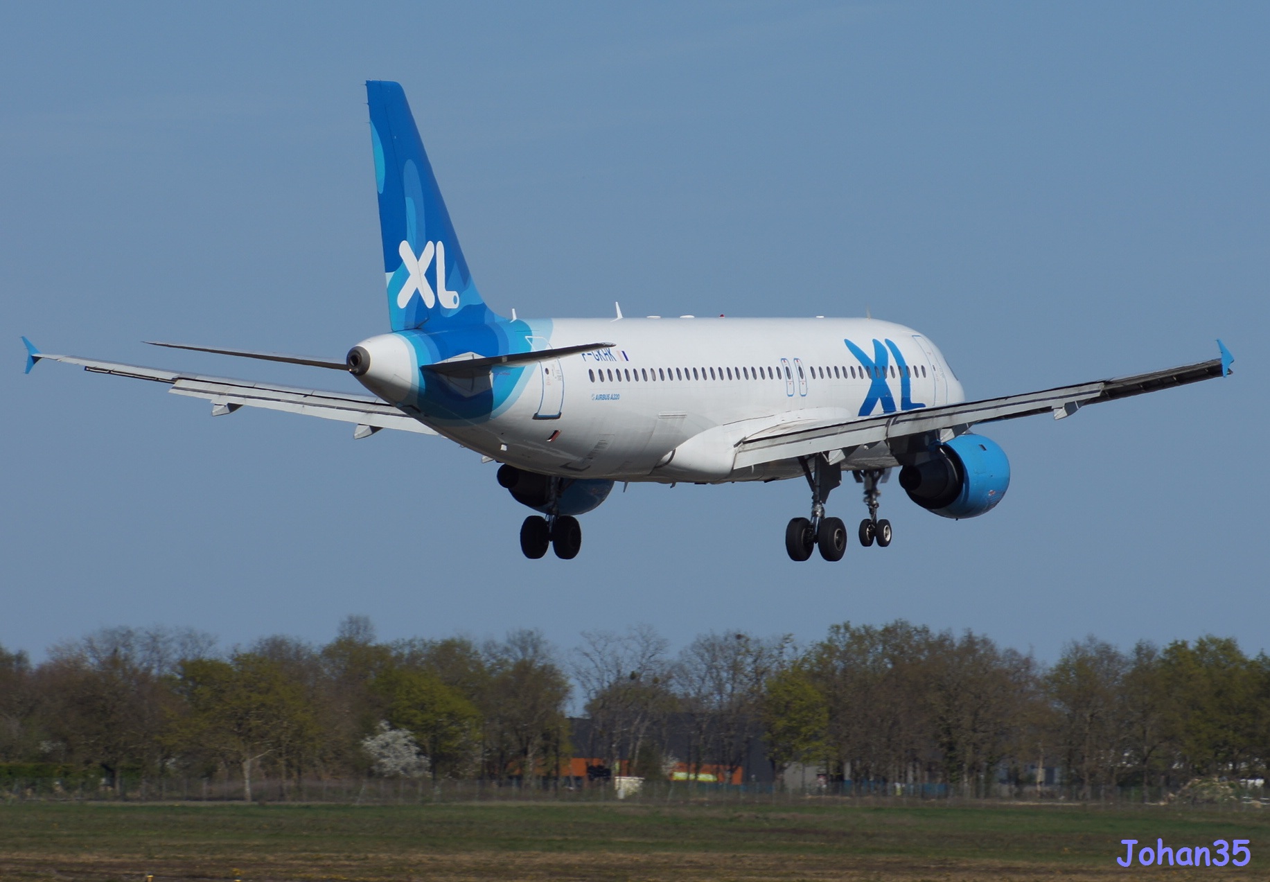 Airbus A320-212 XL Airways France F-GKHK le 01.04.12 A320xl25