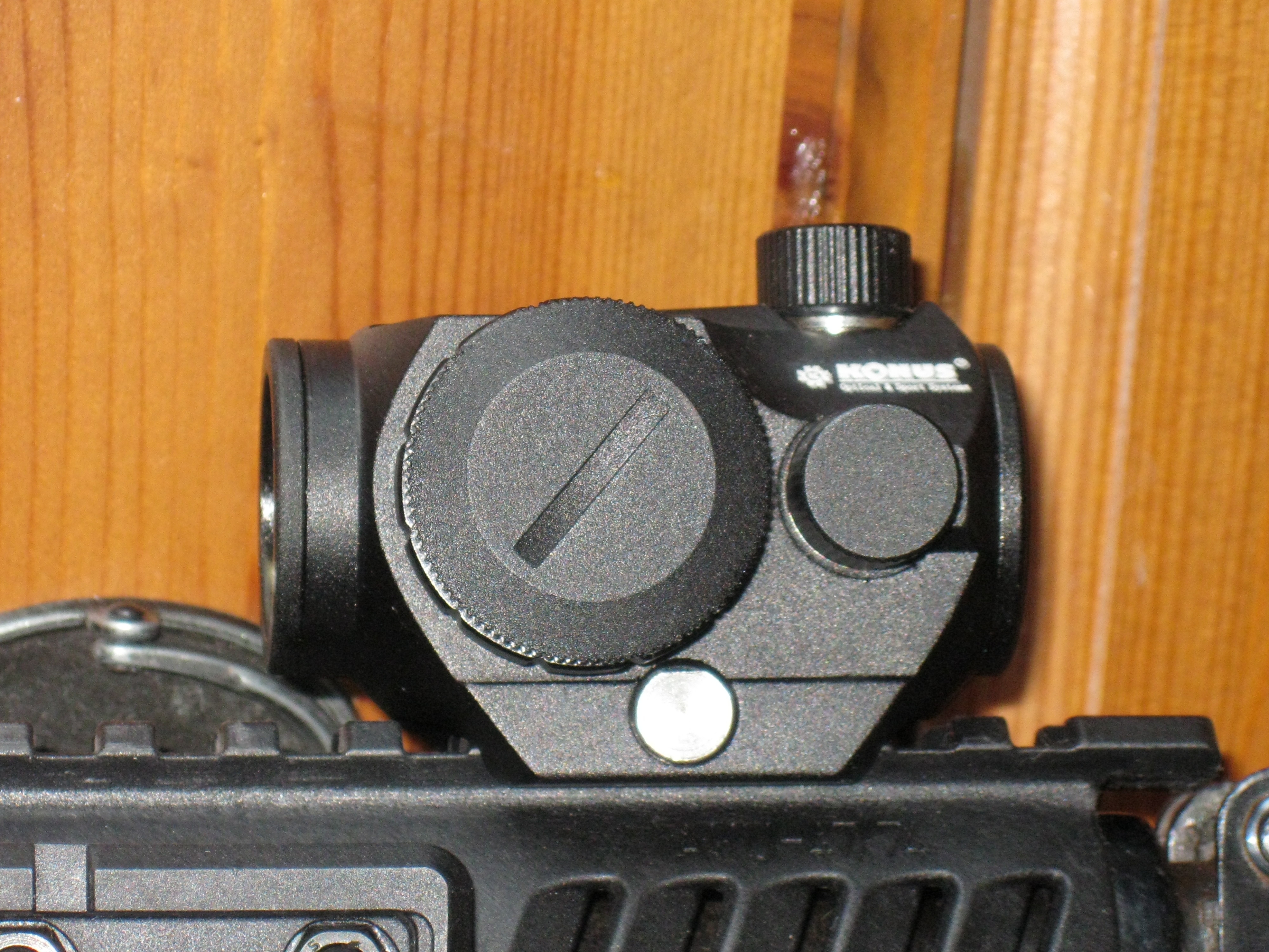 red dot Konus atomic Img0281cy