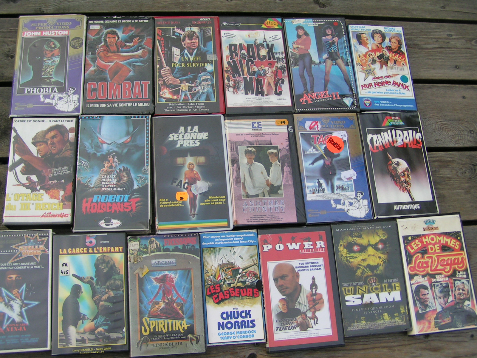 VENDS GRAND NOMBRE VHS ORIGINALES 2 A 4 EUROS PIECES Pict0043ta