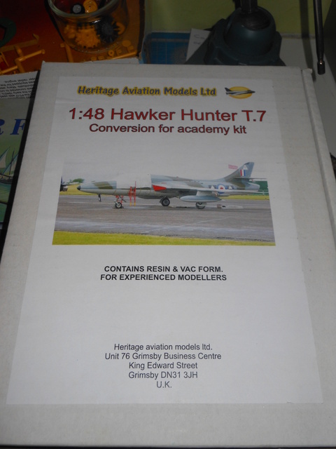 Hawker Hunter - Academy - 1/48 Yx5c