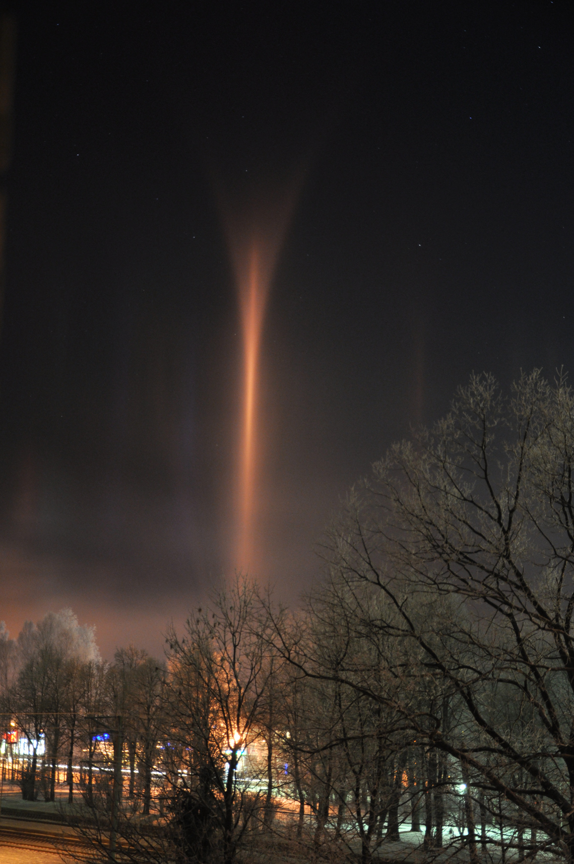 Piliers de lumière (Light pillars) Aigartruhinlightpillar0