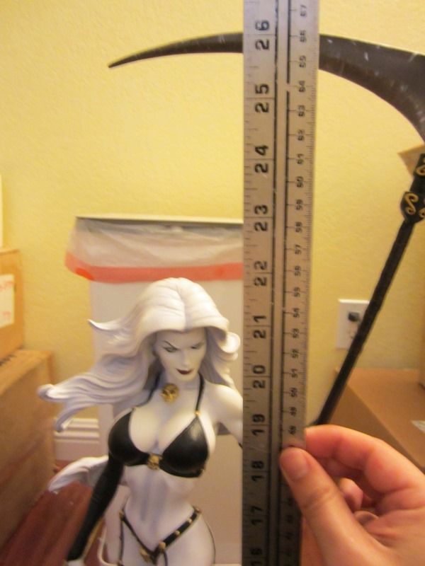 [Sideshow] Lady Death Premium Format Figure - LANCADA!!!! - Página 3 009hi