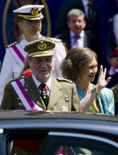 LOS REYES PRESIDEN DÍA DE LAS FUERZAS ARMADAS EN MÁLAGA 1306670314312efe2011052