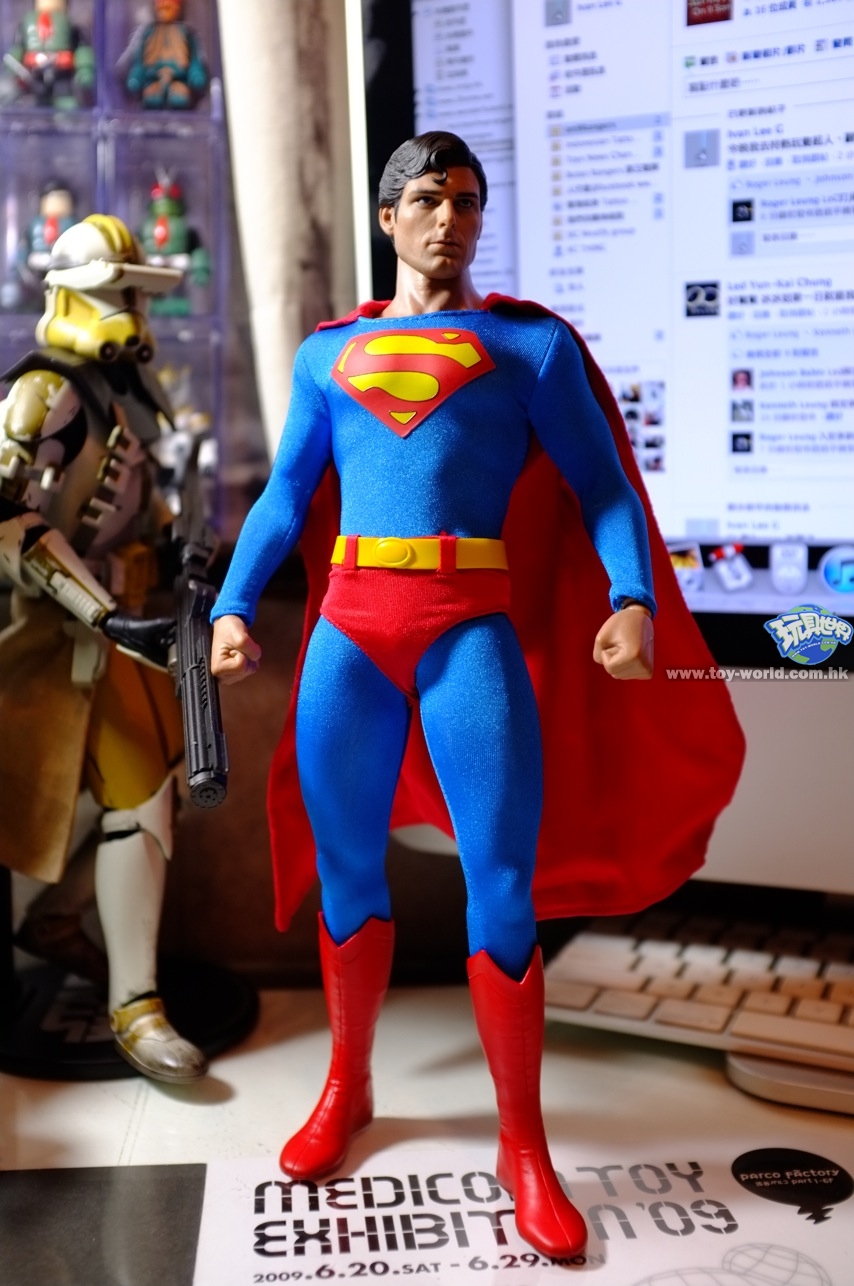 HOT TOYS - Superman (Christopher Reeve) 1110122354a6dedbb7f020a