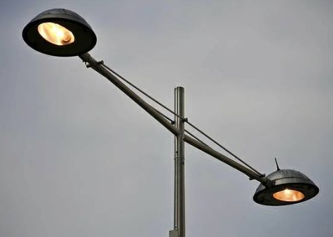 Ovni, Forêt de Epping et photo…  Streetlamp