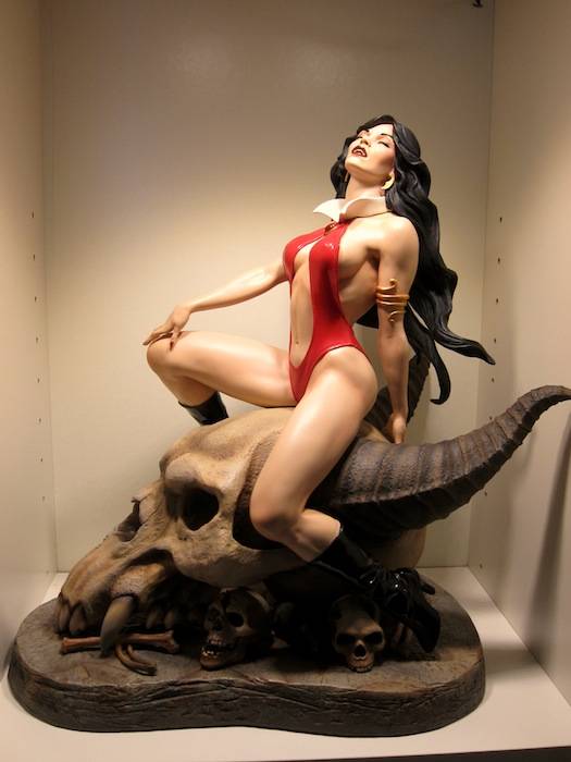 [Sideshow] Vampirella Premium Format - SAIU! Confira as fotos! - Página 5 Img1606kh