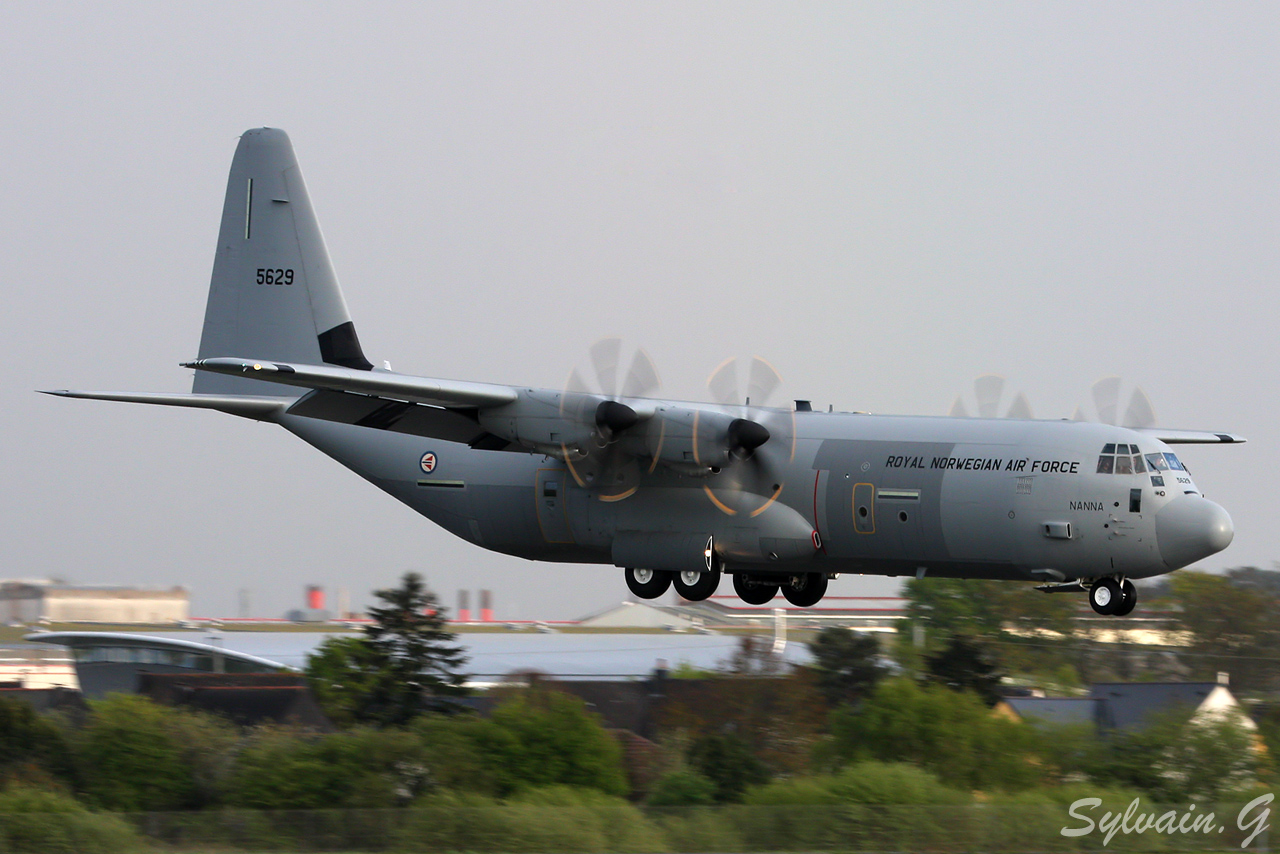 Lockheed C-130J-30 Hercules (L382) Norway Air Force 5629 les 16;17 & 18.04.12 - Page 3 56295