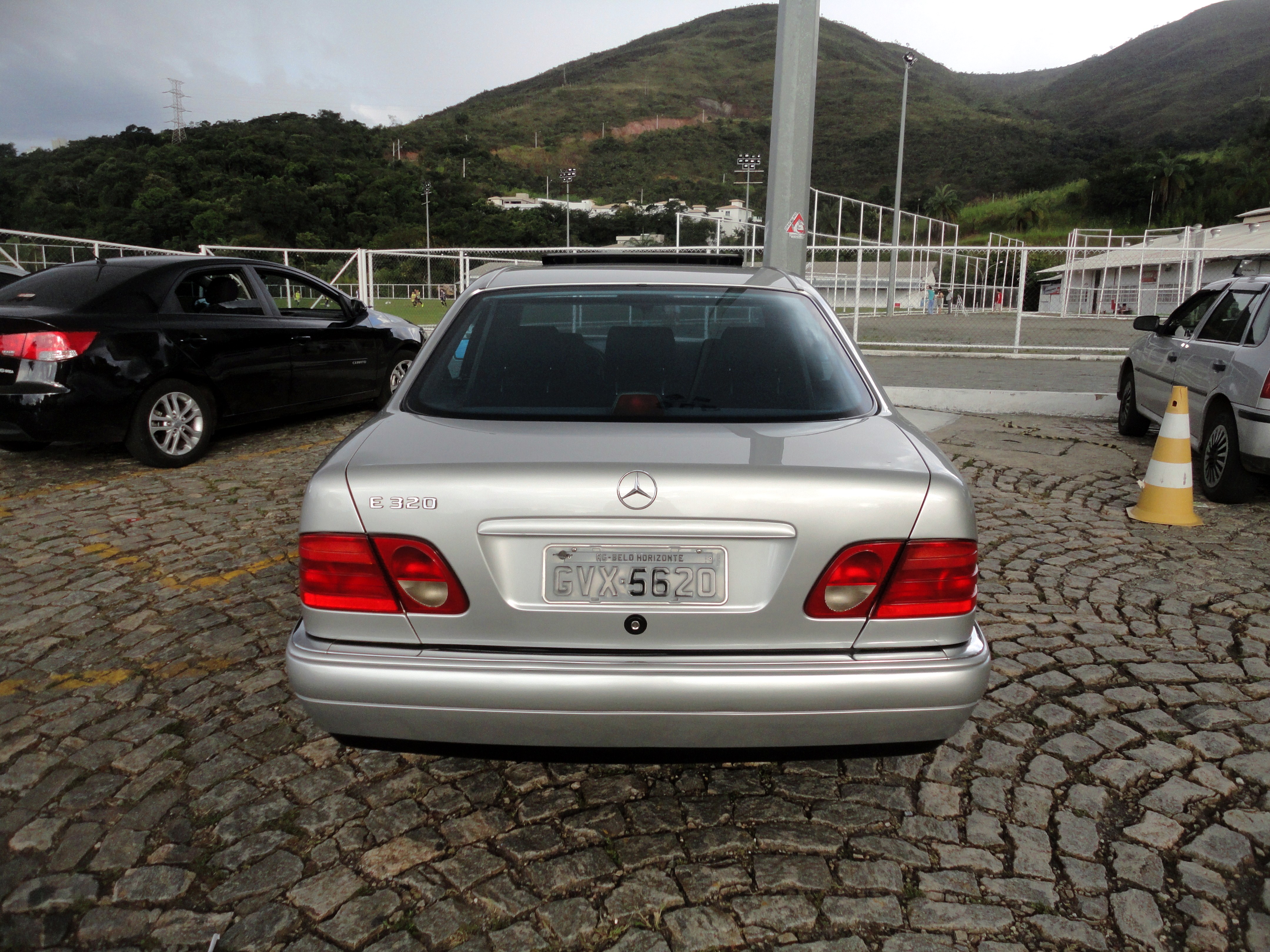 W210 - E320 Avantgarde 1997 - R$ 34.000,00 (VENDA CANCELADA) Dsc03645gk