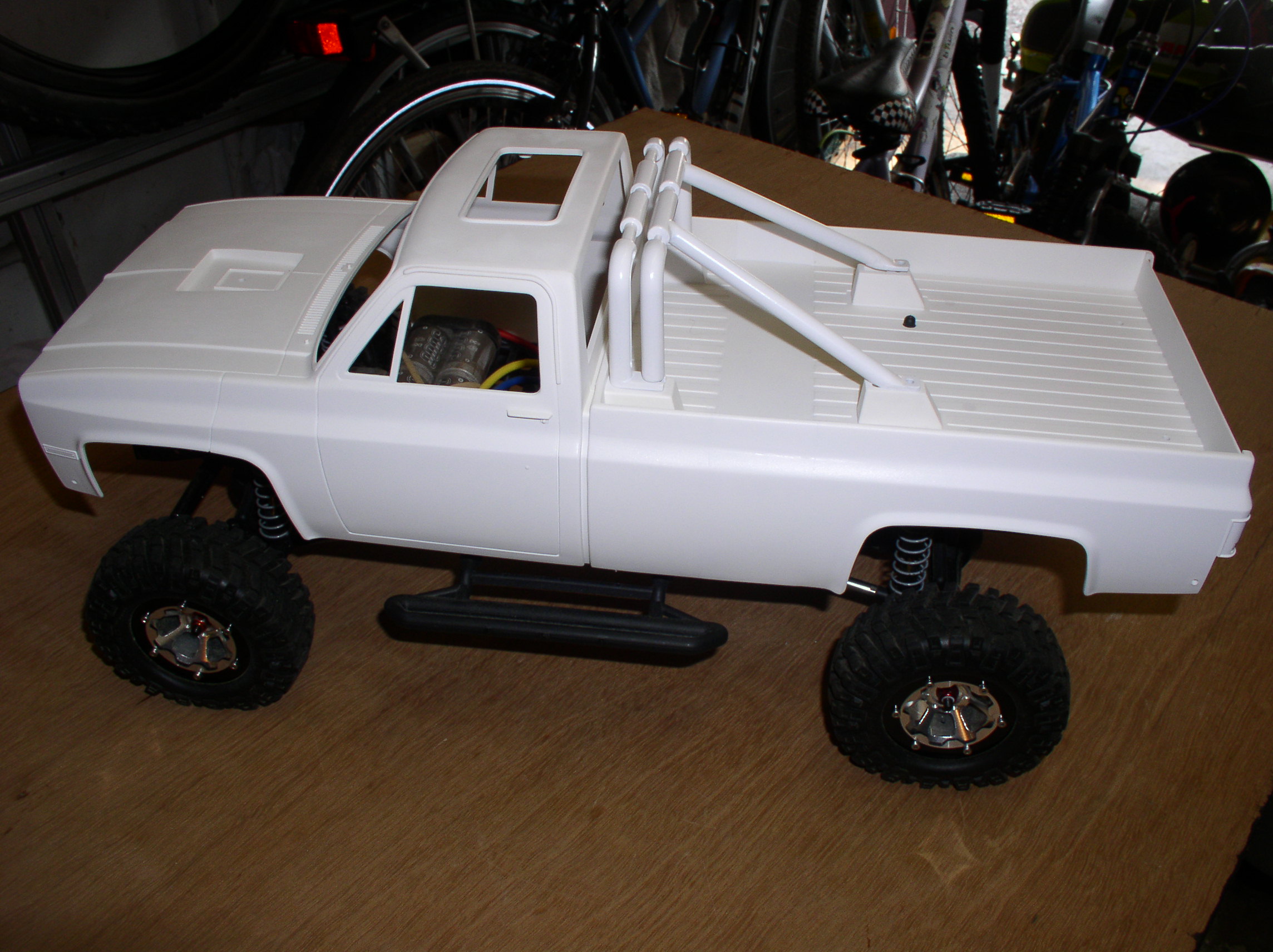 [ SCX10 Axial ] CHEVROLET K5 Pick-up, benne rallongée."TERMINE" Arceaublanc