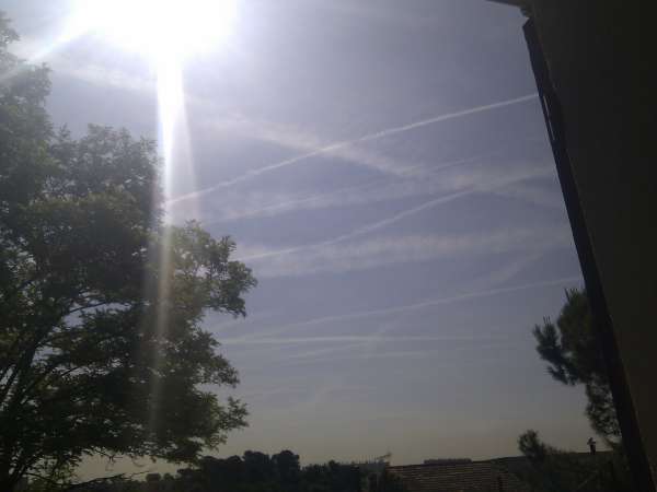 chemtrails - Actualités - Chemtrails - Epandages - Page 2 356186img20110511104112