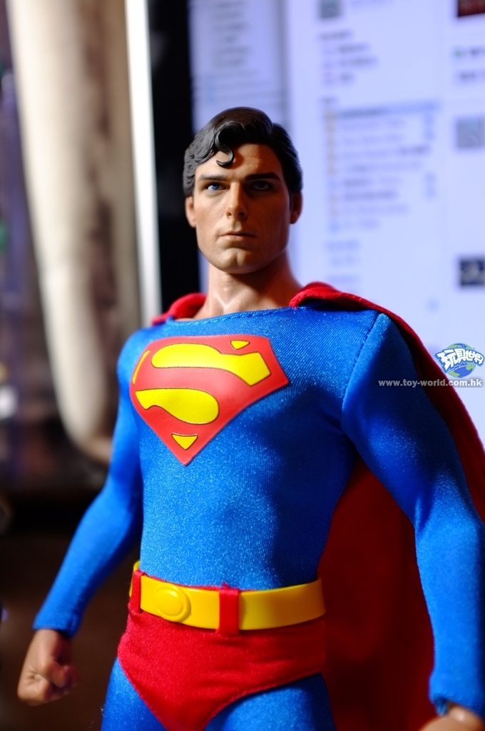 HOT TOYS - Superman (Christopher Reeve) 11101223543ee45bbb082be