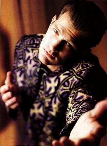 CHRIS ISAAK Goldsuit03fd0