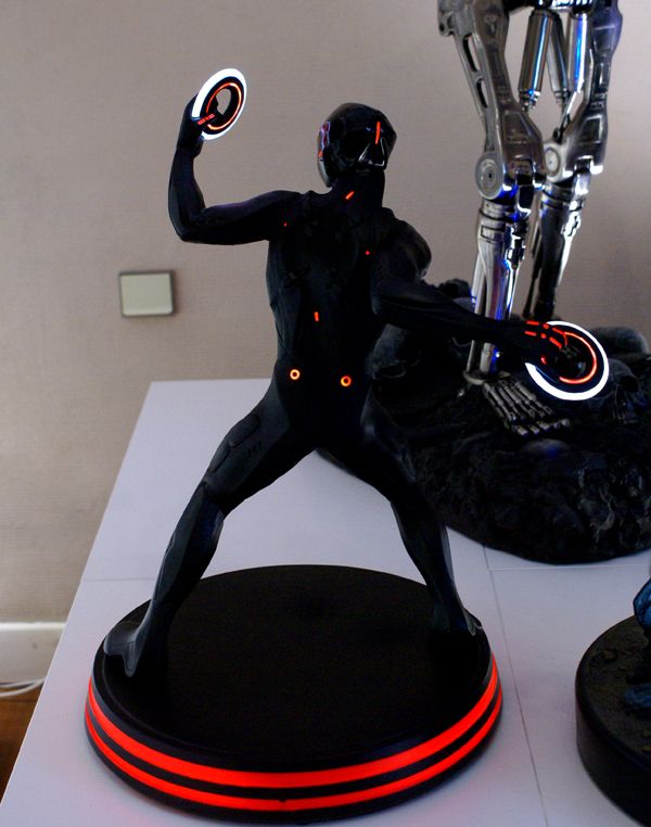 [Sideshow] The Rinzler Statue – TRON: Legacy - FOTOS OFICIAIS!!! Rinzler45