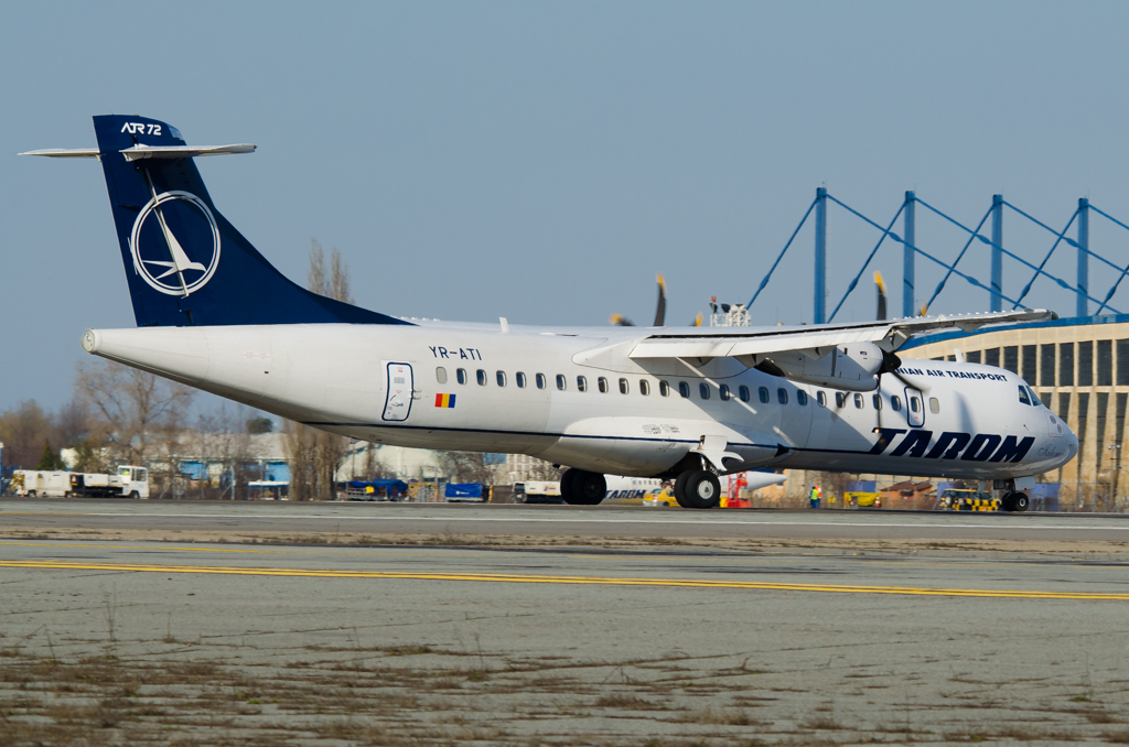 Aeroportul Bucuresti - Henri Coanda / Otopeni (OTP / LROP) - Martie 2014 P3y0