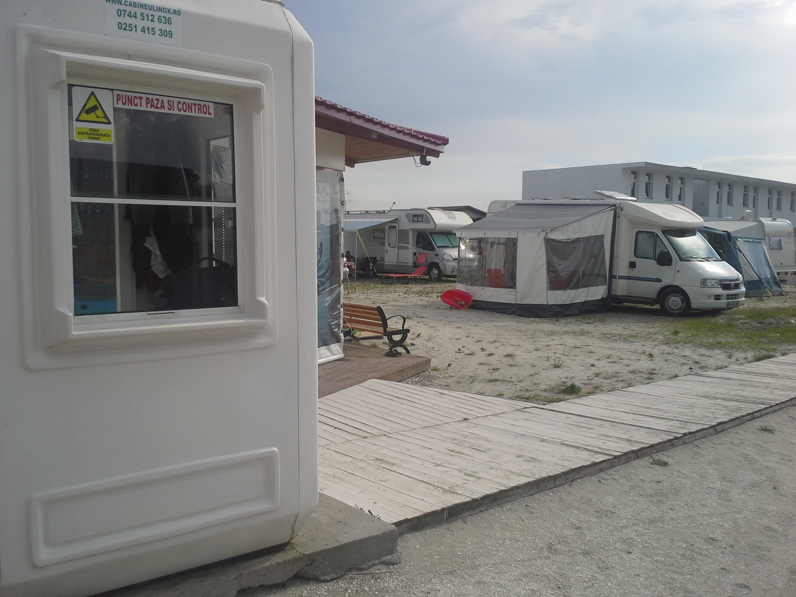 Camping S, spre Navodari la 3 km dupa iesirea din MAMAiA ( bariere )  D340de